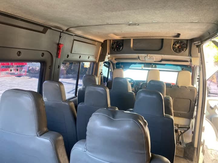Encuentra los mejores vehículos de transporte especial de segunda mano. Garantía de calidad y financiación flexible para iniciar o potenciar tu negocio de transporte